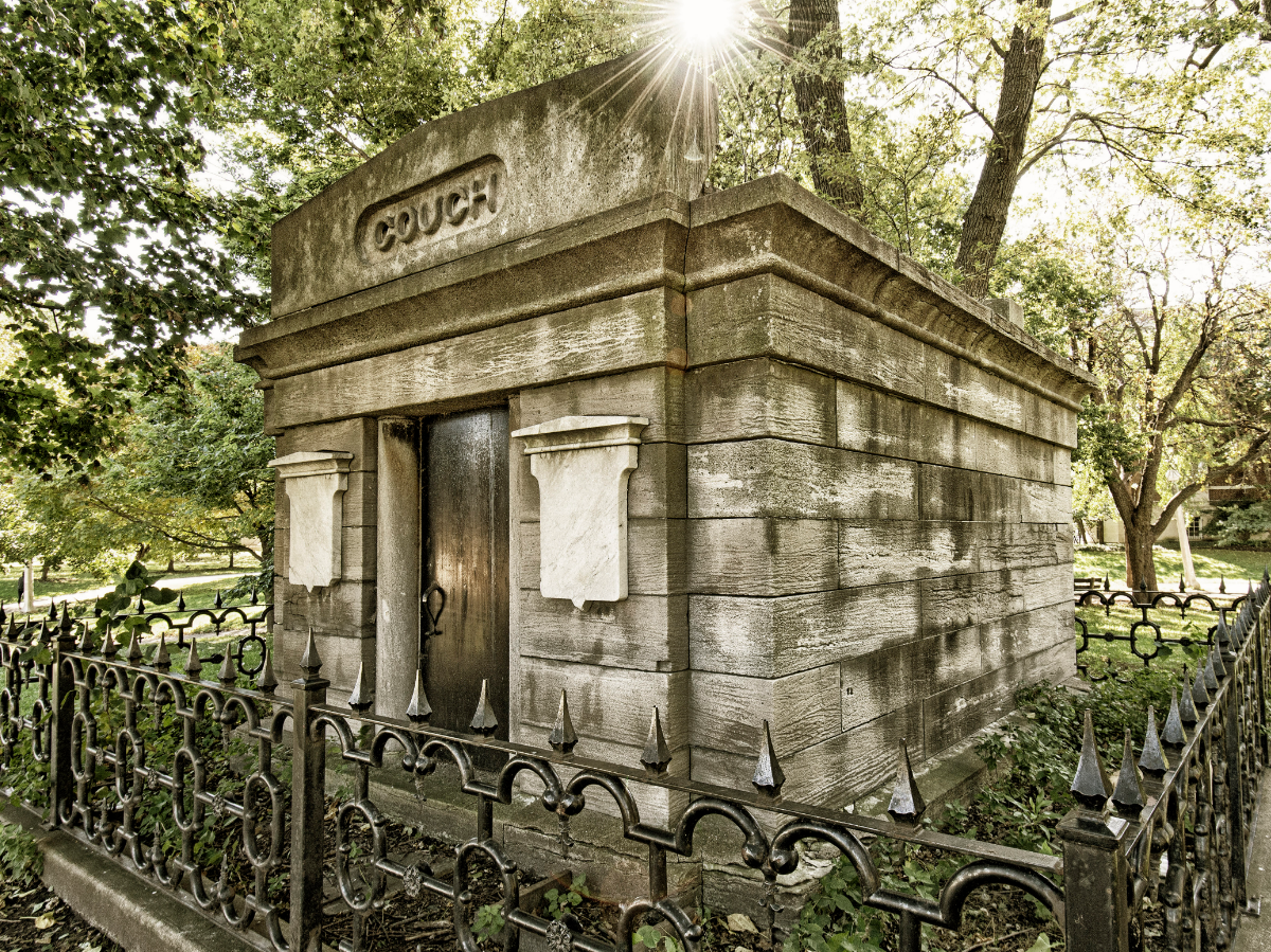 The Tomb That's A Hint Of Lincoln Park’s Cemetery Past WBEZ