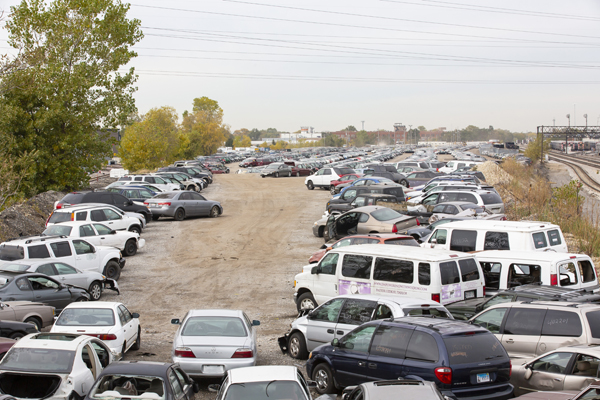 The Chicago Auto Pound at 701 N. Sacramento Blvd. on Oct. 25, 2018. (Manuel Martinez/WBEZ)