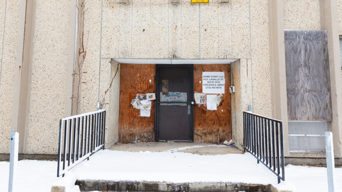 The former Laura Ward School in Garfield Park closed in 2013. It was sold but remains vacant. (Manuel Martinez/WBEZ)