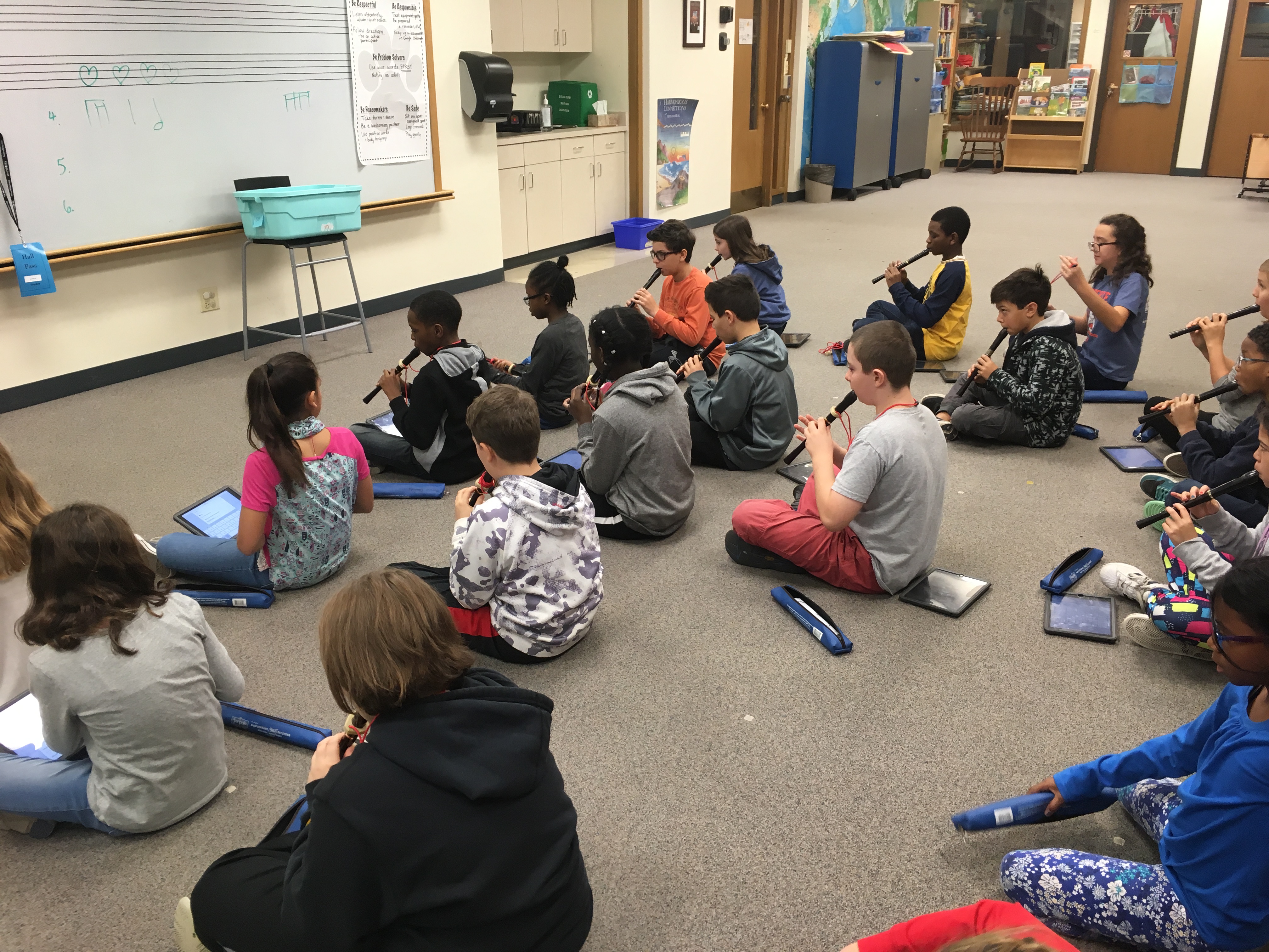 Students at William Beye Elementary School in Oak Park practice the recorder with the help of iPads during music class. (Courtesy Gabby Rosenblum)